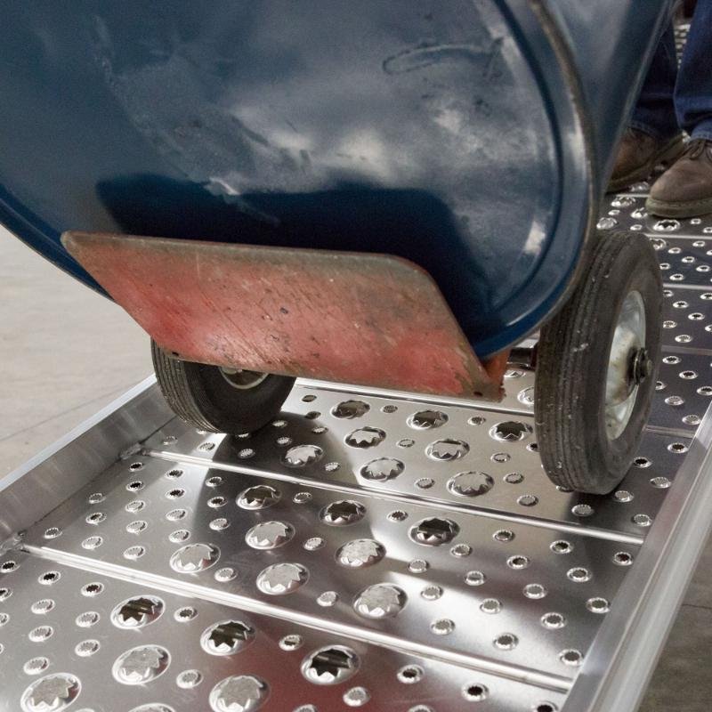 HD Ramps 12' x 26" Hook-End Aluminum Walk Ramp 1,500 lbs Capacity - Image 3