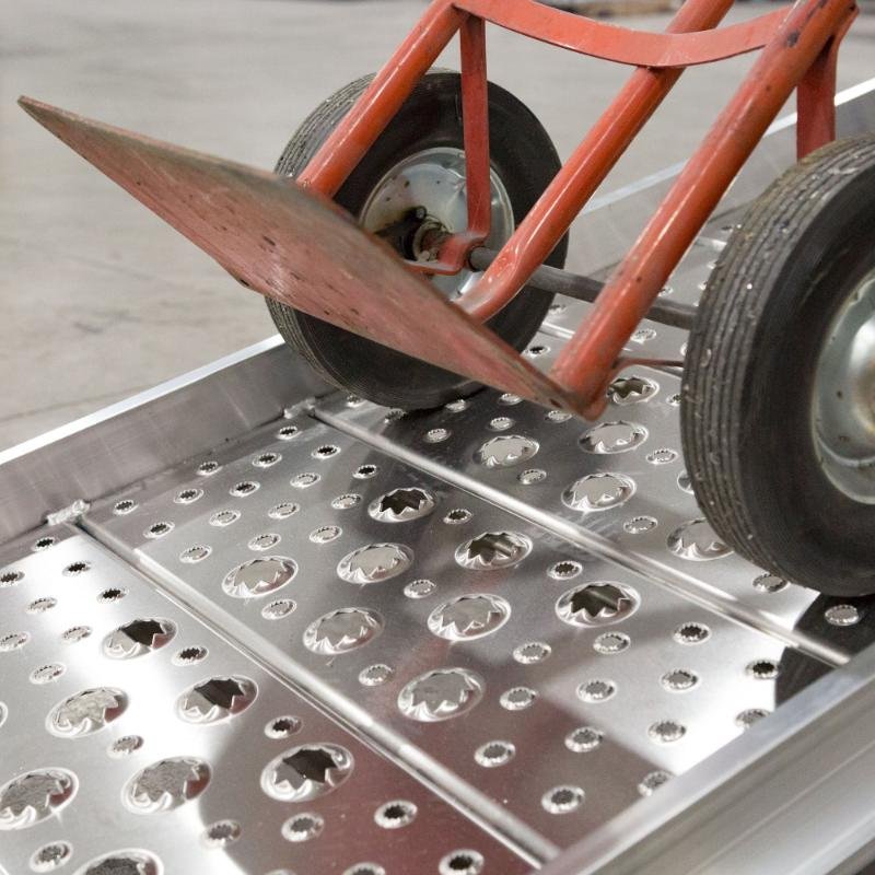 HD Ramps 12' x 26" Plate End Aluminum Walk Ramp 1,500 lbs Capacity - Image 4
