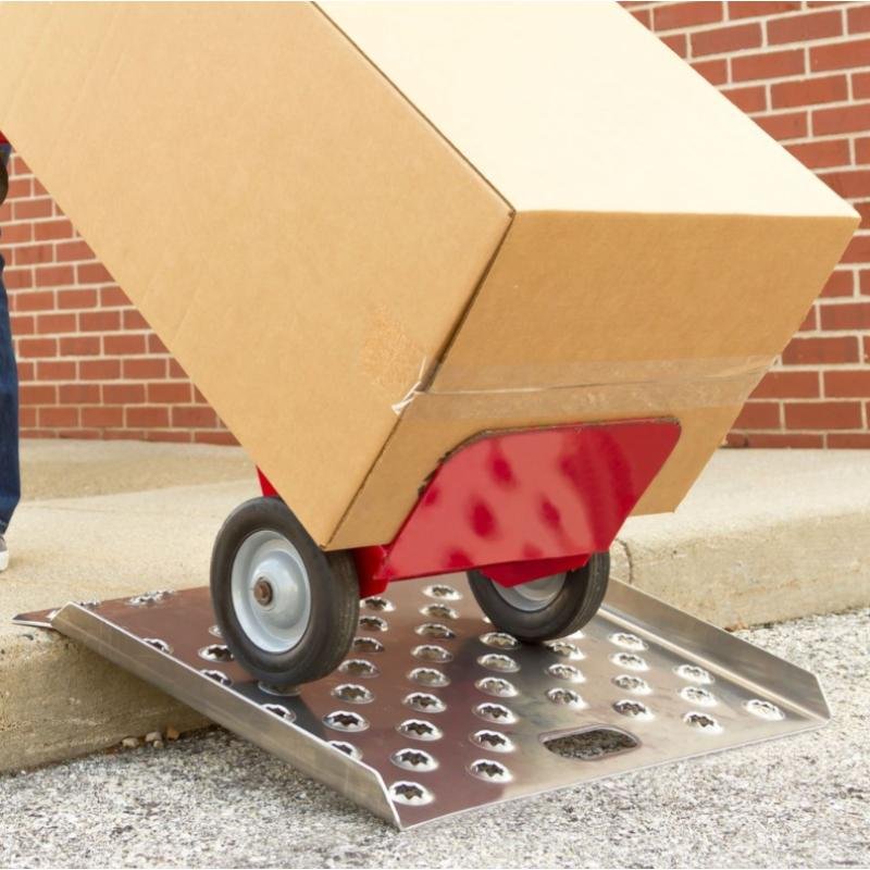 Guardian 27" x 27" Heavy-Duty Aluminum Curb Ramp with EZ-Traction - Image 2
